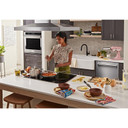 Batteur sur socle à tête inclinable Artisan® KitchenAid® de 5 pintes KSM150PSDR