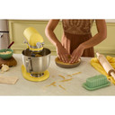 Kitchenaid® Batteur sur socle de la couleur de l’année 2025 Beurre KSM195PSBT
