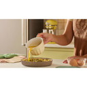 Kitchenaid® Batteur sur socle de la couleur de l’année 2025 Beurre KSM195PSBT