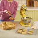 Kitchenaid® Batteur sur socle de la couleur de l’année 2025 Beurre KSM195PSBT