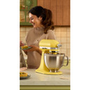 Kitchenaid® Batteur sur socle de la couleur de l’année 2025 Beurre KSM195PSBT