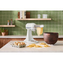 Batteur sur socle à tête inclinable de la série Artisan® KitchenAid® de 5 pintes avec bol en bois de noyer, KSM156WBPL KSM156WBPL