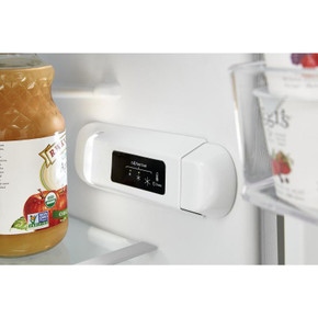 Whirlpool® Réfrigérateur à congélateur supérieur - 24 po - 11.6 pi cu WRT112CZJW