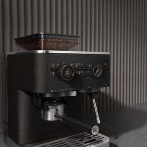 Couleur exclusivement à KitchenAid.ca - Machine à espresso semi-automatique avec moulin à meule KES6551BK