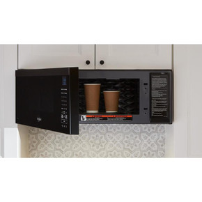 Whirlpool® Four à micro-ondes intelligent à hotte intégrée et profil bas de 1,1 pi cu avec ventilation de 450 pi³/min à 4 vitesses YWMML5530RW