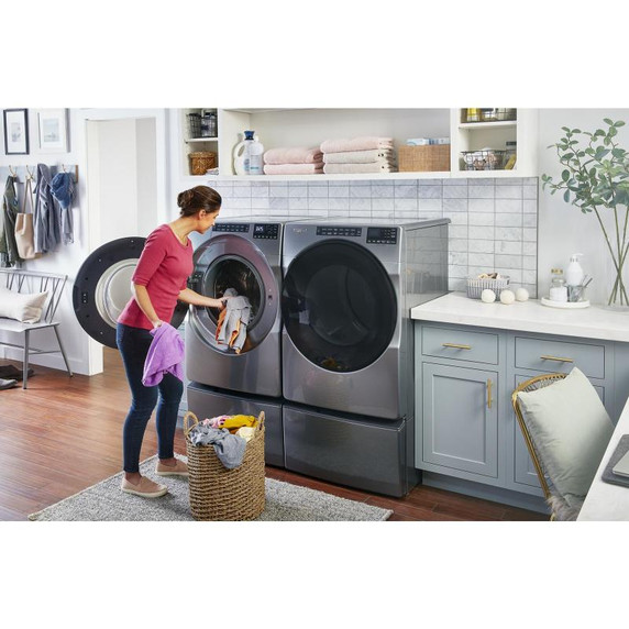 Whirlpool® Piédestal avec rangement pour laveuse et sécheuse à chargement frontal, 15.5 po (39,4 cm) WFP2715HW