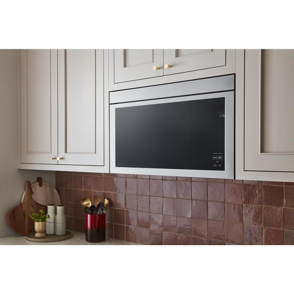 Kitchenaid® Four à micro-ondes à hotte intégrée encastré au design affleurant YKMMF330PPS