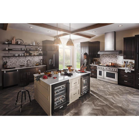 Kitchenaid® Hotte de cuisinière murale de style commercial à classe de moteur de 585 ou 1170 pi cu/min - 48 po KVWC958KSS