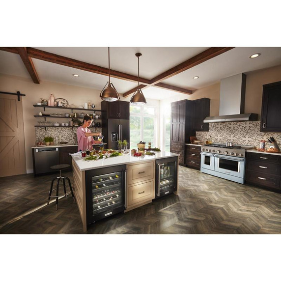 Kitchenaid® Hotte de cuisinière murale de style commercial à classe de moteur de 585 ou 1170 pi cu/min - 48 po KVWC958KSS