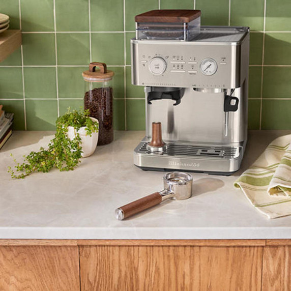 Kitchenaid® Machine à espresso semi-automatique avec moulin à meule KES6551SX
