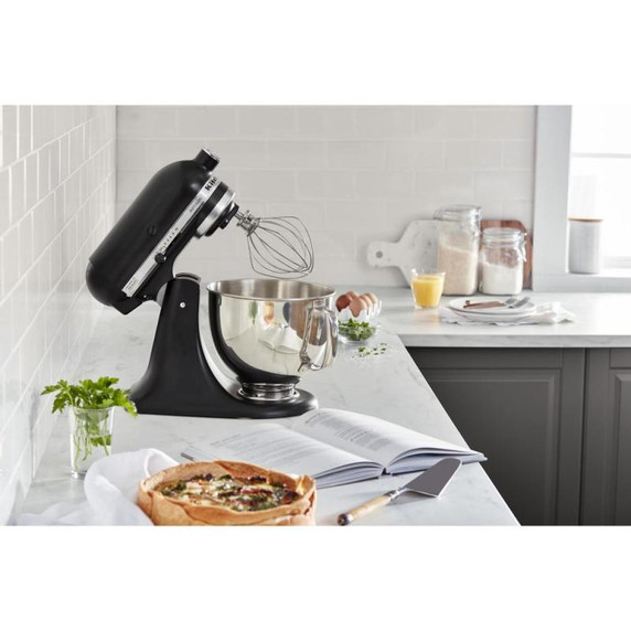 Kitchenaid® Batteur sur socle Artisan® à tête inclinable de 5 pintes KSM150PSBM