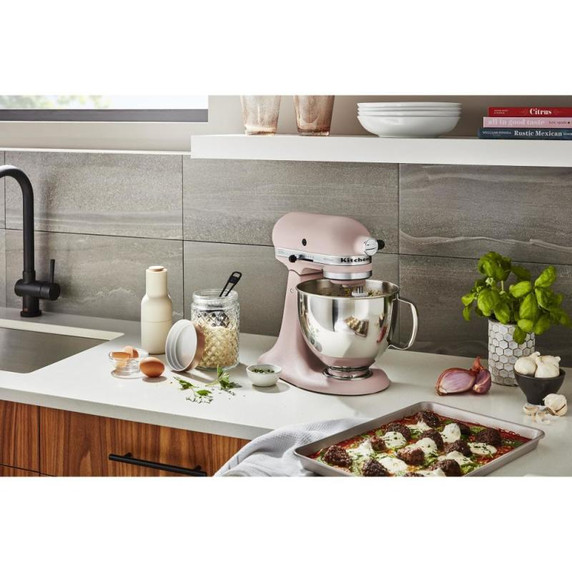 Kitchenaid® Batteur sur socle Artisan® à tête inclinable de 5 pintes KSM150PSFT