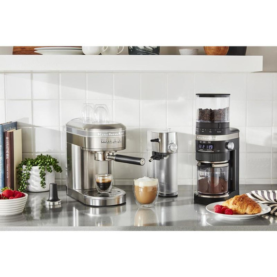 Kitchenaid® Machine à espresso semi-automatique en métal KES6503SX