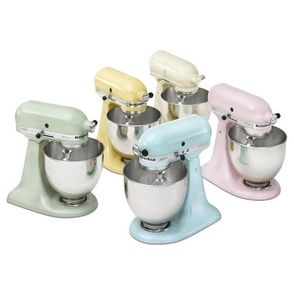 Batteur sur socle à tête inclinable KitchenAid de 4.7 L (5 pintes) de la série Artisan KSM150PSAC