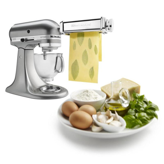 Batteur sur socle à tête inclinable KitchenAid de 4.7 L (5 pintes) de la série Artisan KSM150PSER
