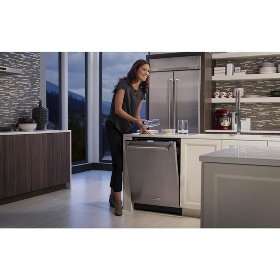 Batteur sur socle à tête inclinable KitchenAid de 4.7 L (5 pintes) de la série Artisan KSM150PSER