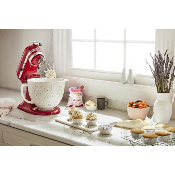 Batteur sur socle à tête inclinable KitchenAid de 4.7 L (5 pintes) de la série Artisan KSM150PSER
