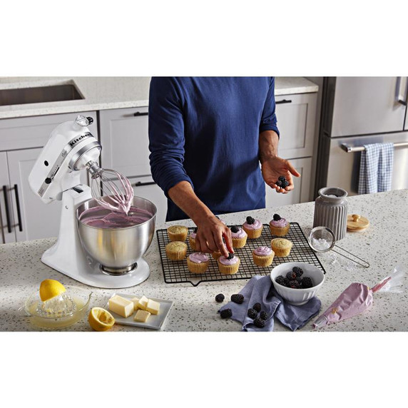 Kitchenaid® Batteur sur socle à tête inclinable série Classique 4.5 pintes K45SSWH