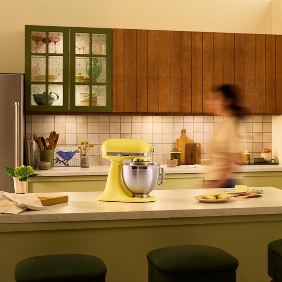 Kitchenaid® Batteur sur socle de la couleur de l’année 2025 Beurre KSM195PSBT
