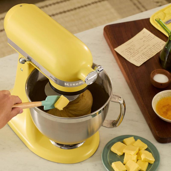 Kitchenaid® Batteur sur socle de la couleur de l’année 2025 Beurre KSM195PSBT