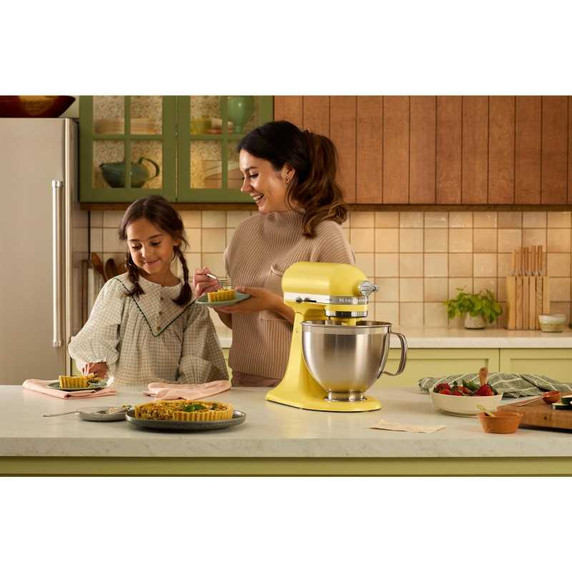 Kitchenaid® Batteur sur socle de la couleur de l’année 2025 Beurre KSM195PSBT