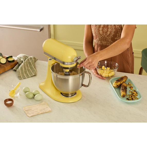 Kitchenaid® Batteur sur socle de la couleur de l’année 2025 Beurre KSM195PSBT
