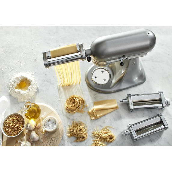 Batteur sur socle à tête  inclinable de la série Artisan KitchenAid, 5 pintes KSM150PSCU