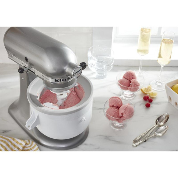 Batteur sur socle à tête  inclinable de la série Artisan KitchenAid, 5 pintes KSM150PSCU
