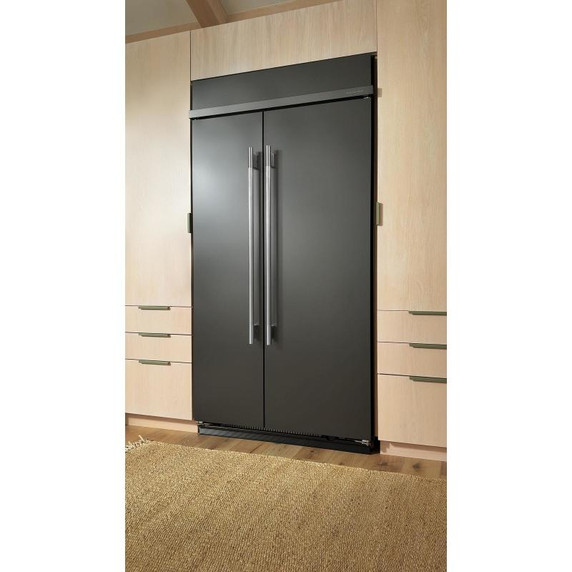 Kitchenaid® Réfrigérateur côte à côte encastré avec intérieur platine - 42 po - 25.5 pi cu KBSN742SBE