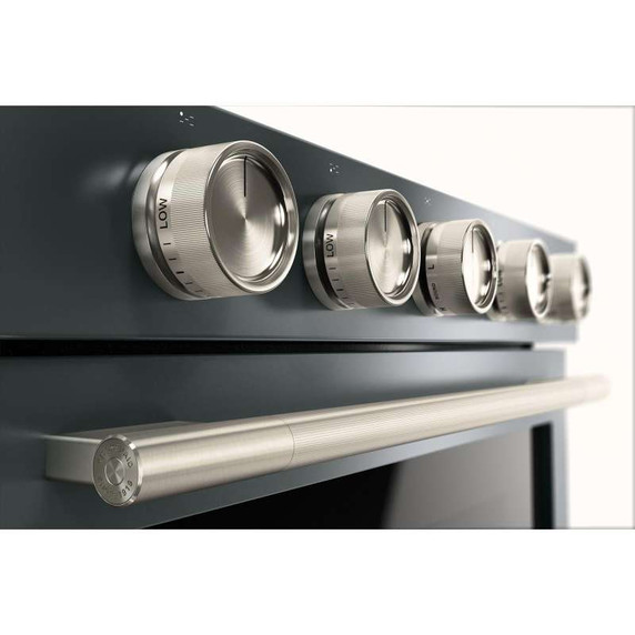 Trousse d'accessoires de personnalisation (poignées et boutons) couleur acier inoxydable pour cuisinière coulissante à convection KitchenAid® W11773966