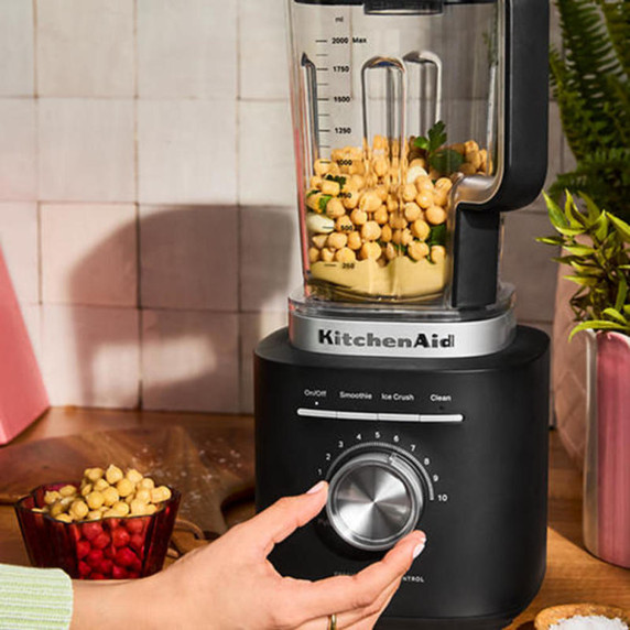 Mélangeur Pure Puissance KitchenAid® avec un pichet Tritan™ de 68 oz et un pichet en verre de 62 oz KSB2076BM