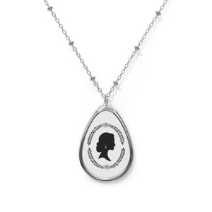 Elegant Oval Necklace with Silhouette Design - Perfect Gift for Special Occasions Elegant Oval Necklace with Silhouette Design - Perfect Gift for Special Occasions