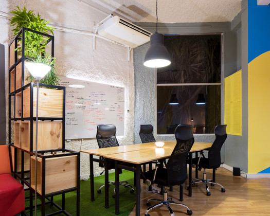 6 Benefits of Room Dividers for Your Office Setting