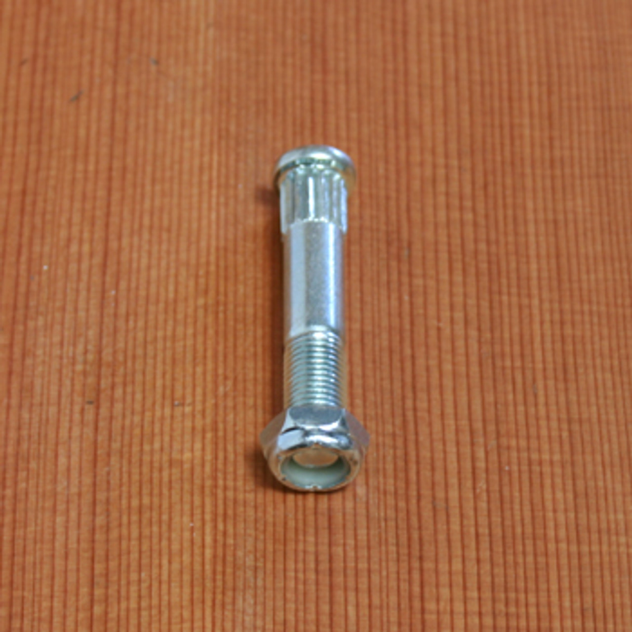 Longboard kingpin bolt Clearance