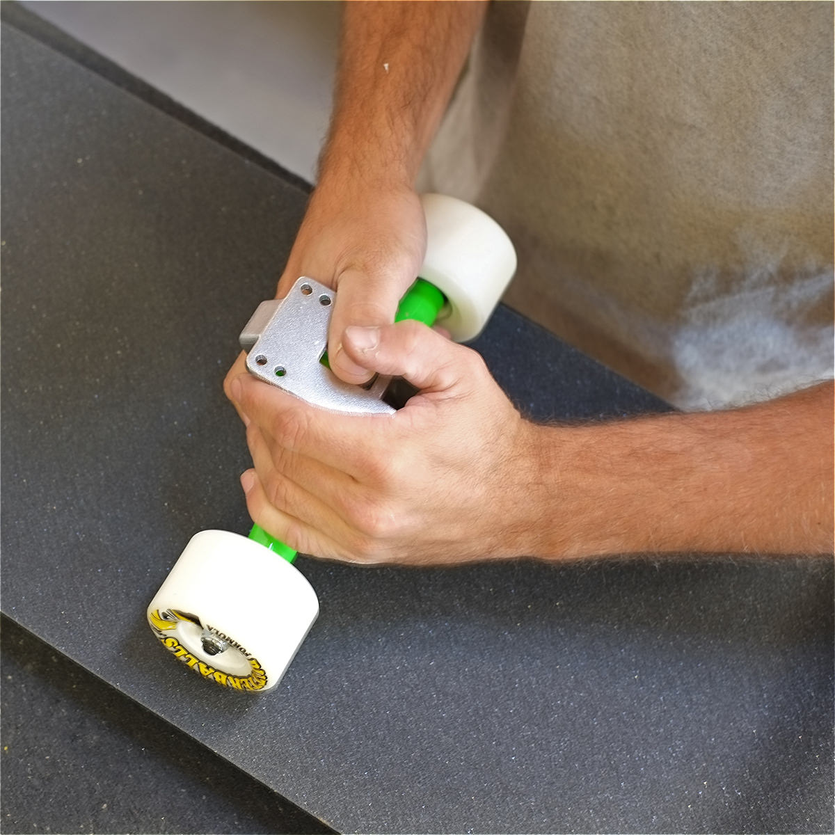 DIY How To Apply Grip Tape The Longboard Store