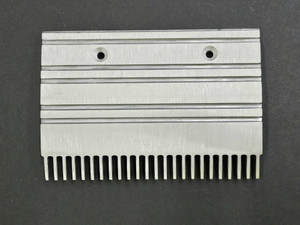 GAA453BM1 – Otis Left Comb Plate | 24 Teeth, Aluminum | 506 Units