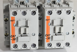 Reversing contactor w/main amperage and (CAU7-30-04-120)