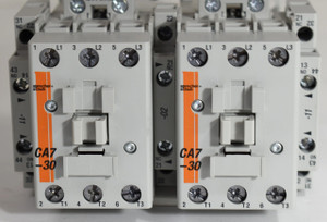 Reversing contactor w/main amperage and (CAU7-30-24-120)