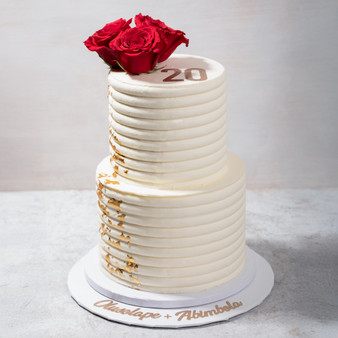 Ribbed Roses Cake