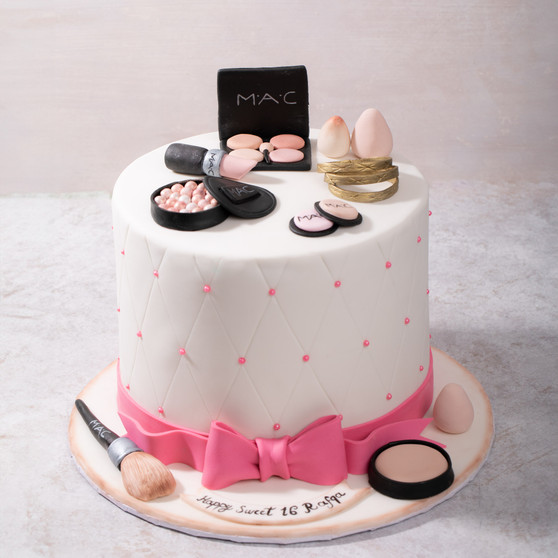 Makeup Kit Cake