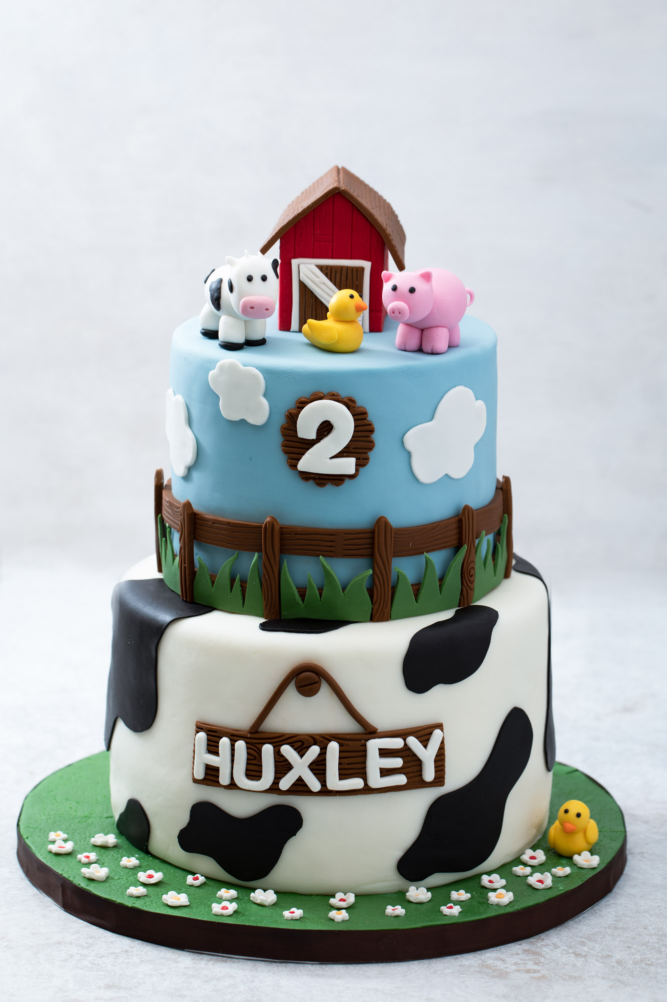 Easy 3D Barn Farm House Cake! Cake Decorating - YouTube