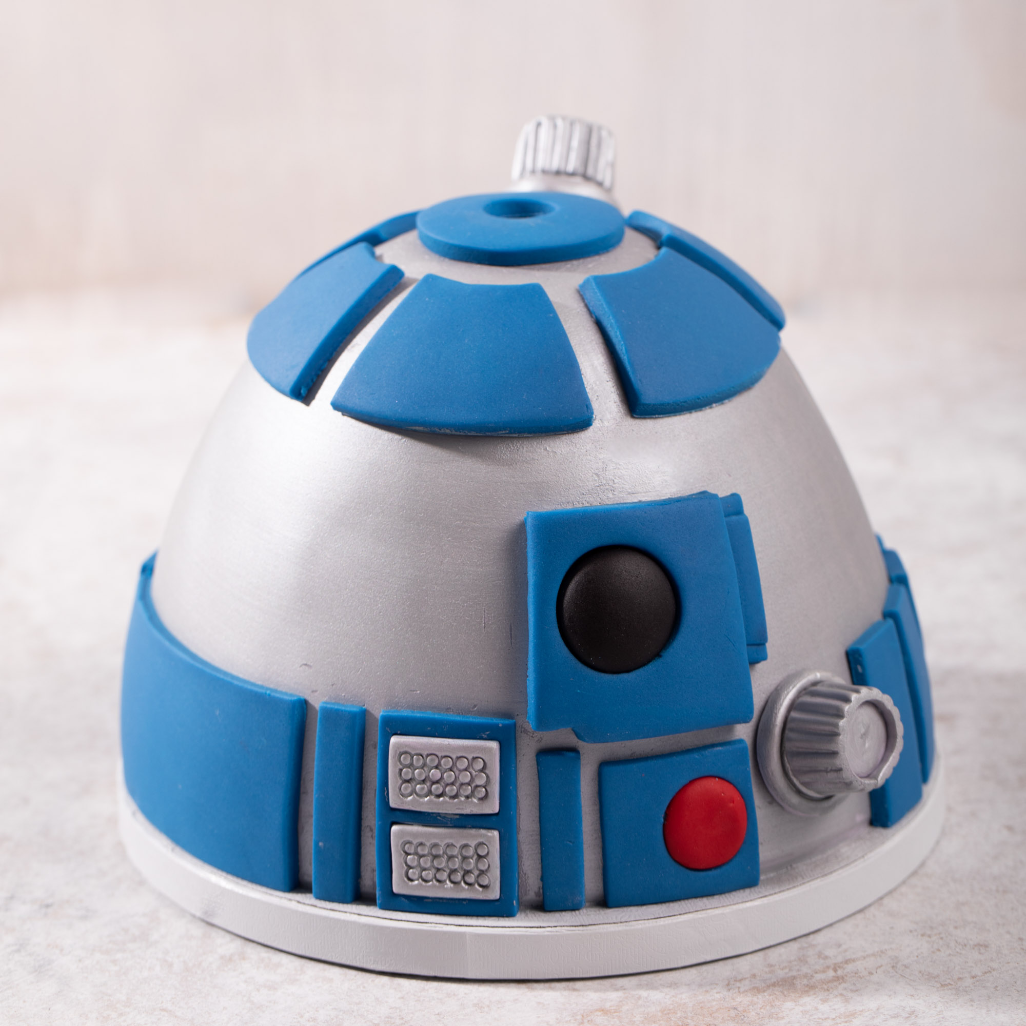 Cakes So Simple - Happy Birthday Jedi 🎉 Fondant R2D2... | Facebook