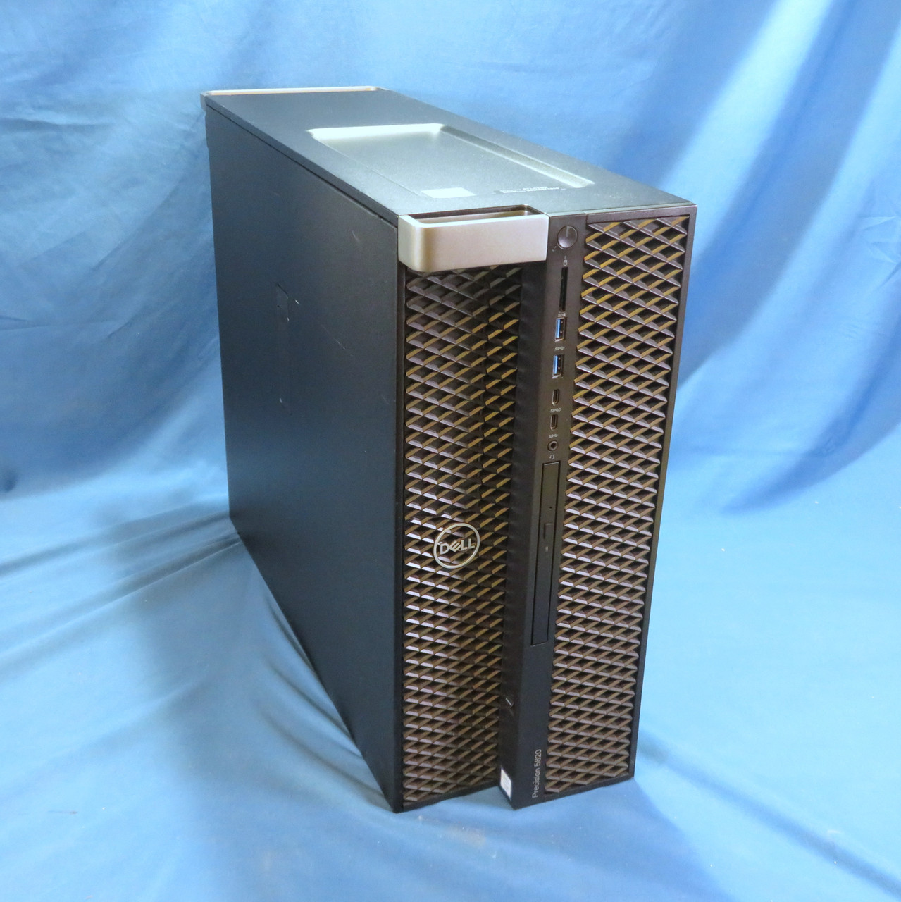 Dell Precision T5820 W-2123 4C DELL Precision 5820 W-2123 / 16GB