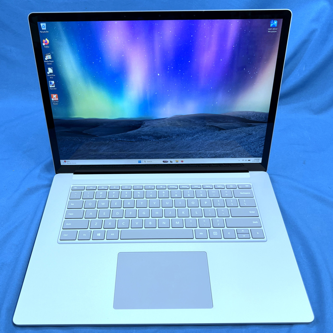 Microsoft Surface Laptop1 ジャンク Microsoft Surface Laptop 1 Intel Core i5 7th Gen 8GB RAM 256GB SSD
