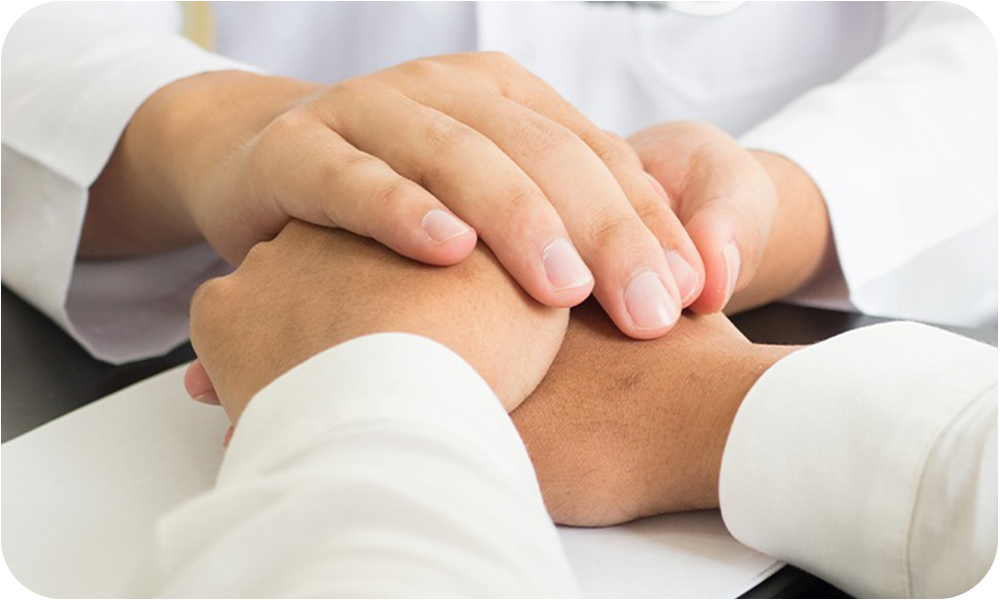 Asistencia farmacéutica profesional en farmacia, consejos de salud y bienestar personalizado