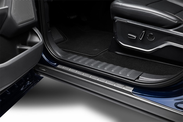 Bushwacker 20-24 Chevrolet/GMC Silverado/Sierra 2500/3500HD Trail Armor Rocker Panel - Black - 14130