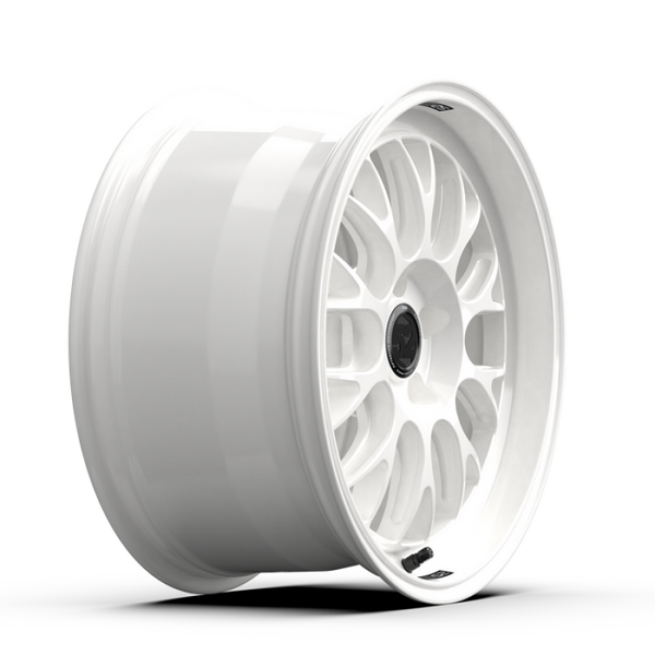 fifteen52 Holeshot RSR 18x9.5 5x114.3 38mm ET 73.1mm Center Bore Rally White - RSHRW-89554+38