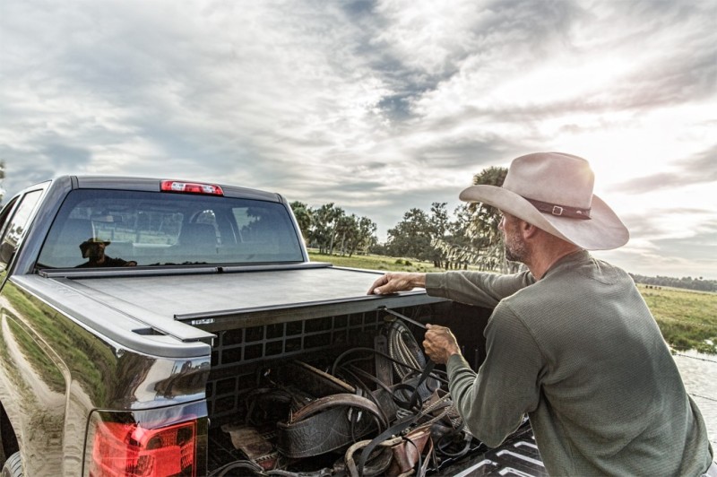 Roll-N-Lock CM109 Cargo Manager Rolling Truck Bed