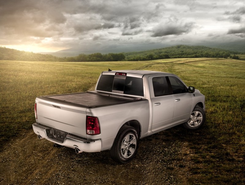 Roll-N-Lock LG206M M-Series Retractable Truck Bed Tonneau Cover