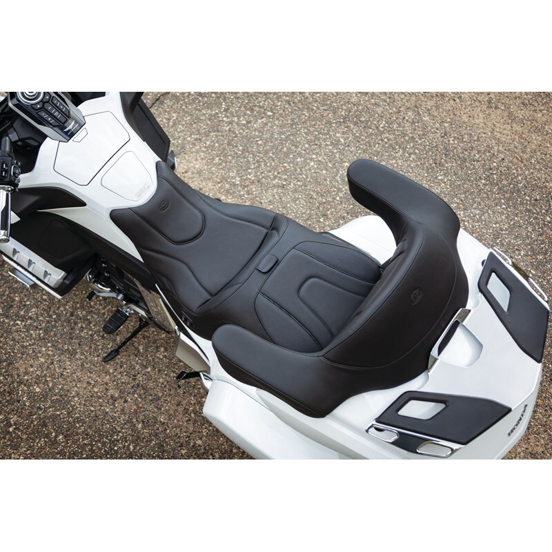 Mustang 18-19 Honda Gold Wing GL1800 Standard Touring 1PC Seat w/ Driver Backrest - Black - 79920